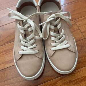 Women’s Leather Soludos U.S. size 6.5. Good used condition.